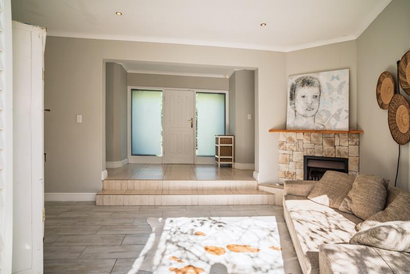 To Let 5 Bedroom Property for Rent in Crofters Valley Western Cape